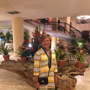 Meet your Posher, Dana